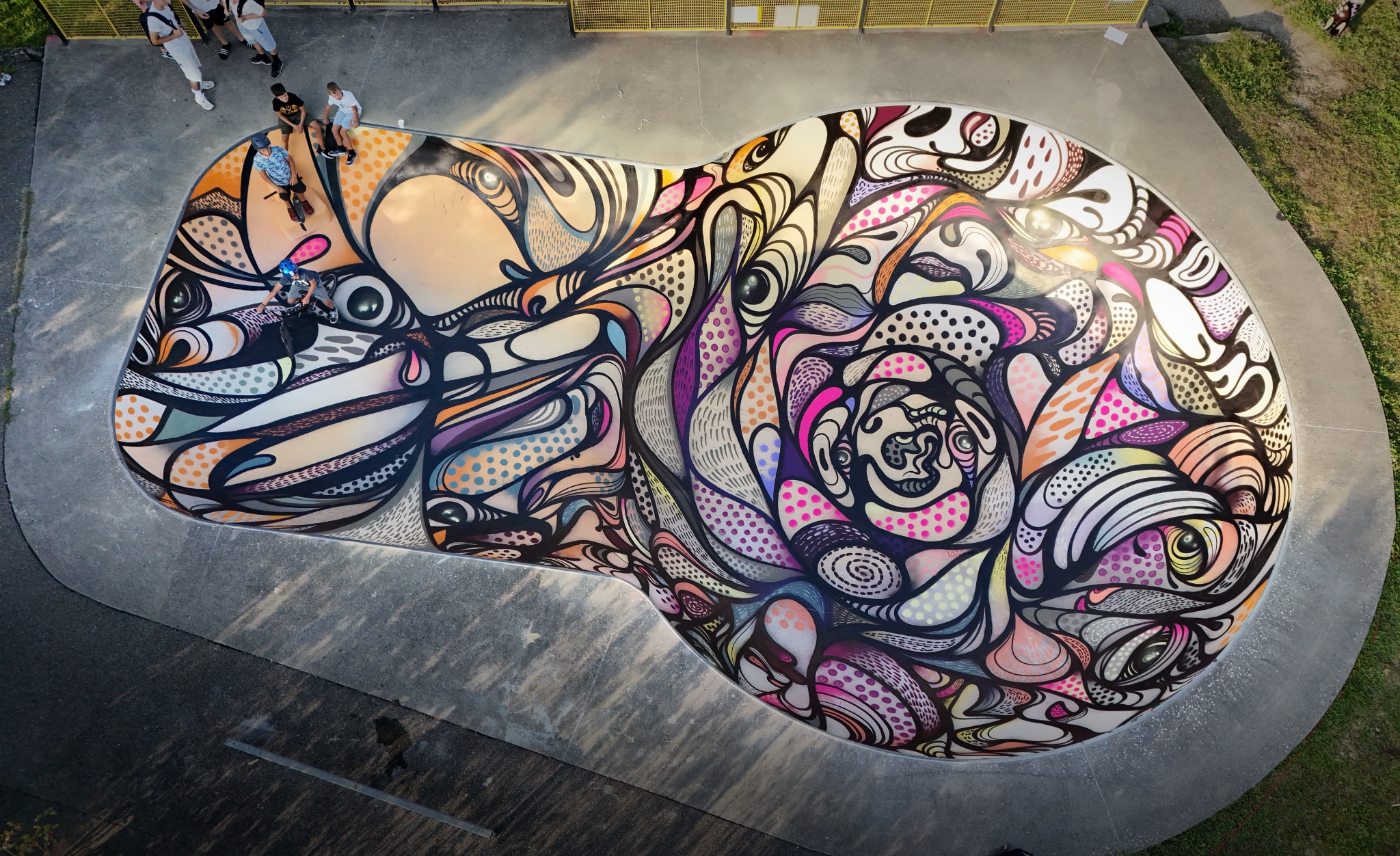 Künstlerische Gestaltung einer grossen Bodenfläche im Skatepark